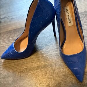 Steve Madden Vibrant Blue Croc Heels